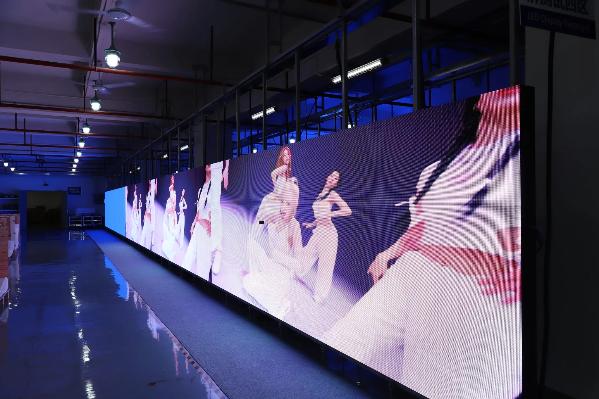 EA320F outdoor advertising LED displays