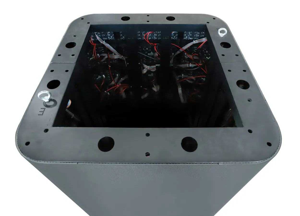 Quad-Split Screen Display of EA3DiP1 3D LED Poster Screen Quad-Split Screen Display of EA3DiP1 3D LED Poster Screen