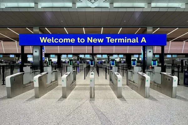 Flight Information Display in Arrivals Hall - EagerLED | Leading LED Screen Supplier - EagerLED | Leading LED Screen Supplier Flight Information Display in Arrivals Hall