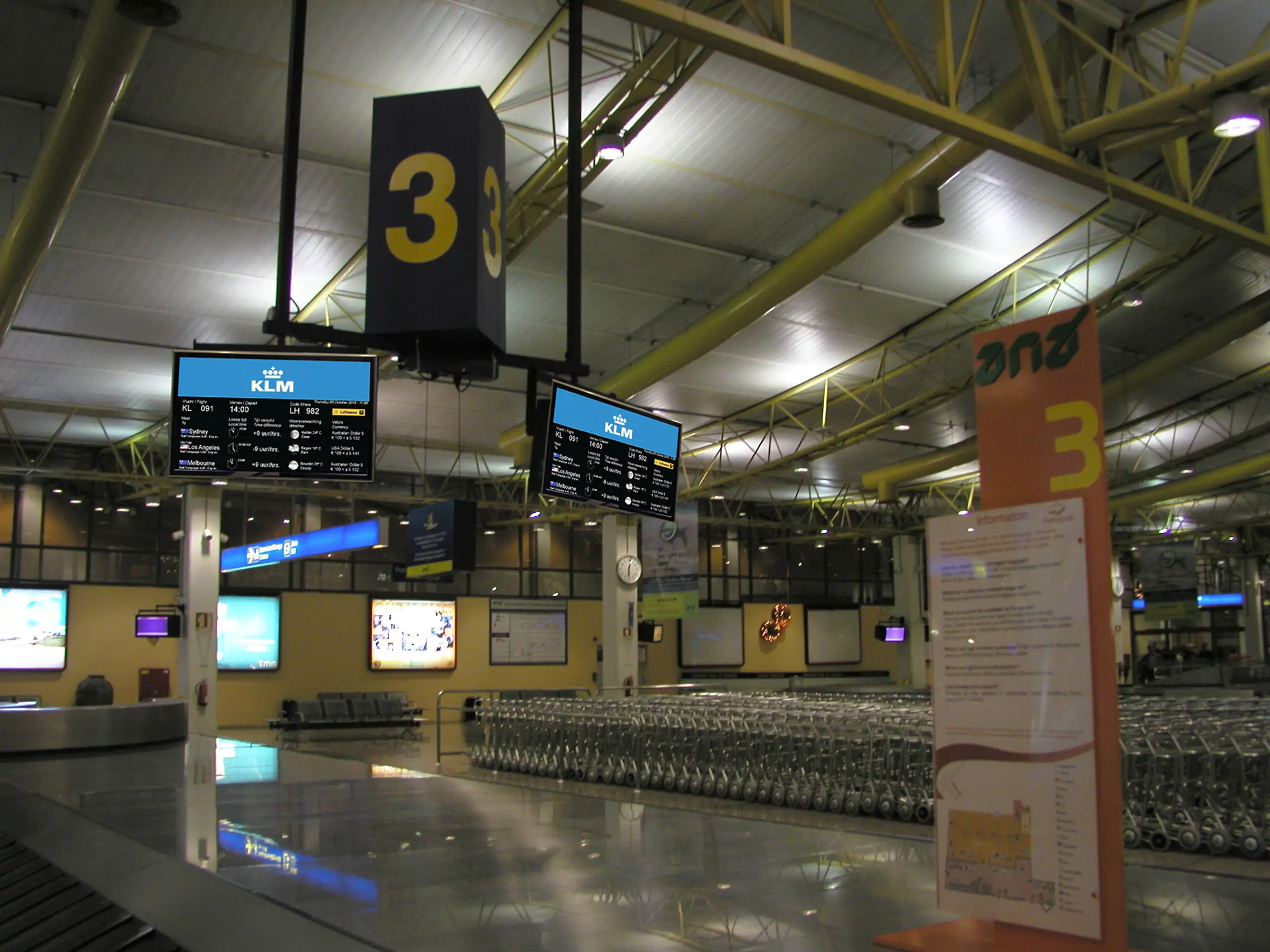 Flight Information Display in Baggage Claim - EagerLED | Leading LED Screen Supplier - EagerLED | Leading LED Screen Supplier Flight Information Display in Baggage Claim