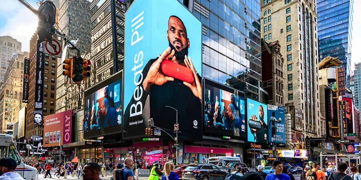 Giant LED Display in Times Squares - EagerLED | Leading LED Screen Supplier - EagerLED | Leading LED Screen Supplier Giant LED Display in Times Squares